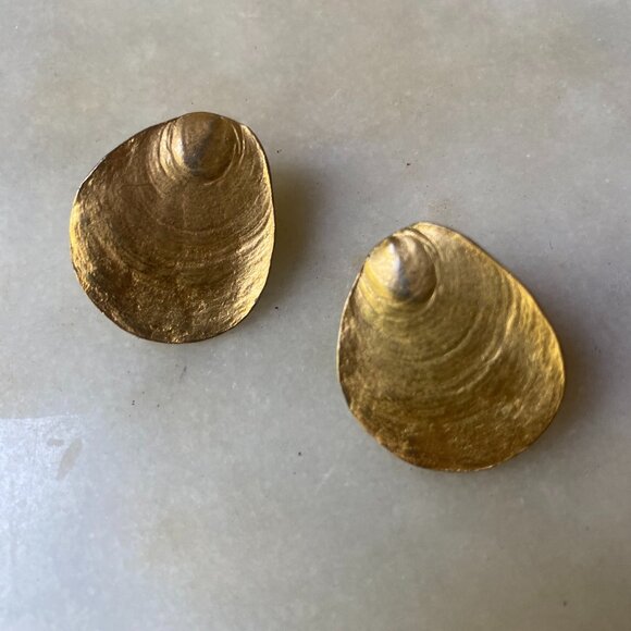 Jewelry - Gold tone gilded oyster shell stud earrings coastalcore boho mermaid preppy